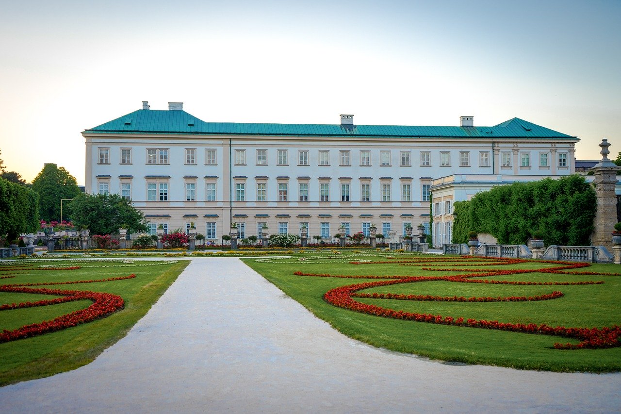 Scopri la Magia del Castello di Mirabell e dei Suoi Giardini a Salisburgo